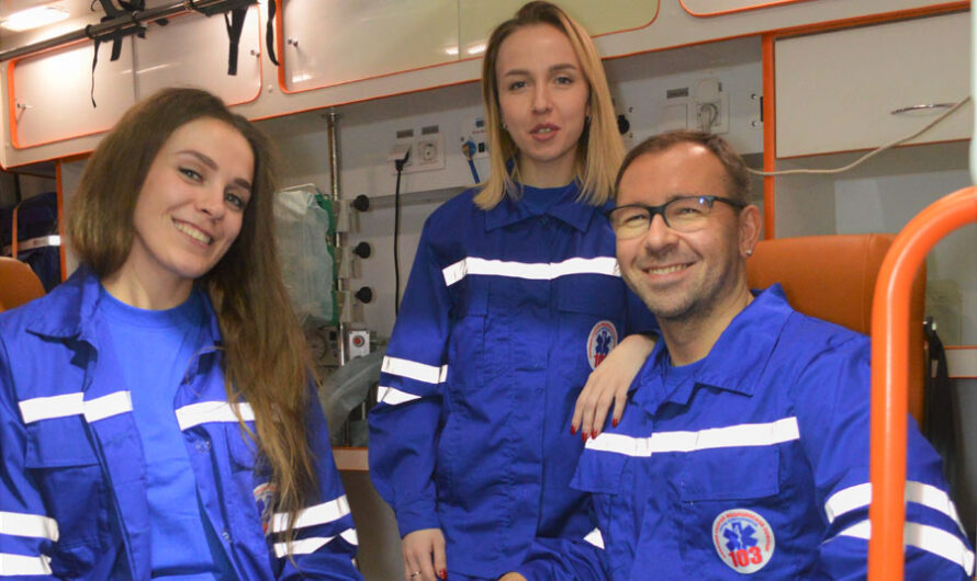 В новую форму нарядили медиков скорой помощи в Новосибирске