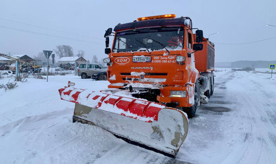 Оперативно ликвидировать снежные валы потребовали от дорожников Новосибирска