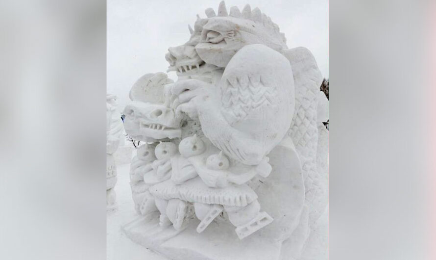 «Танец маленьких баб» победил в народном голосовании за лучшую снежную скульптуру в Новосибирске
