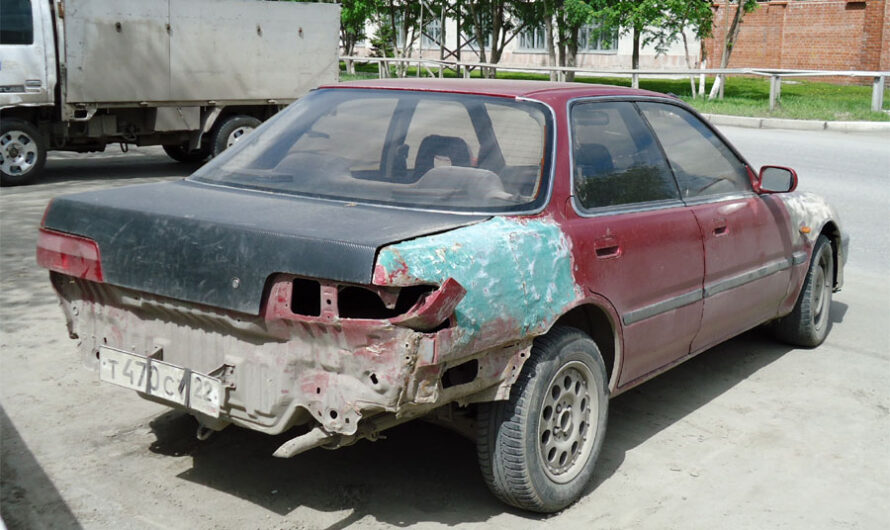 Прокуратура заставит мэрию освободить дворы Новосибирска от брошенных автомобилей