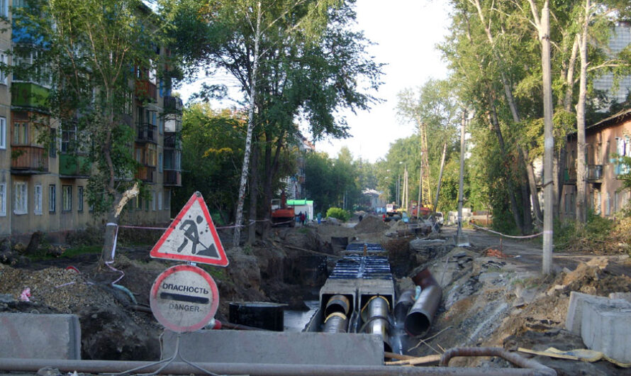 Шесть улиц перекрыли в Новосибирске на всё лето для ремонта трубопроводов
