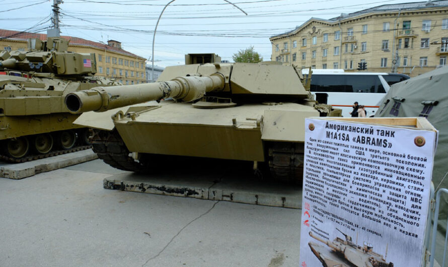 Выставка трофейной техники НАТО открылась в центре Новосибирска