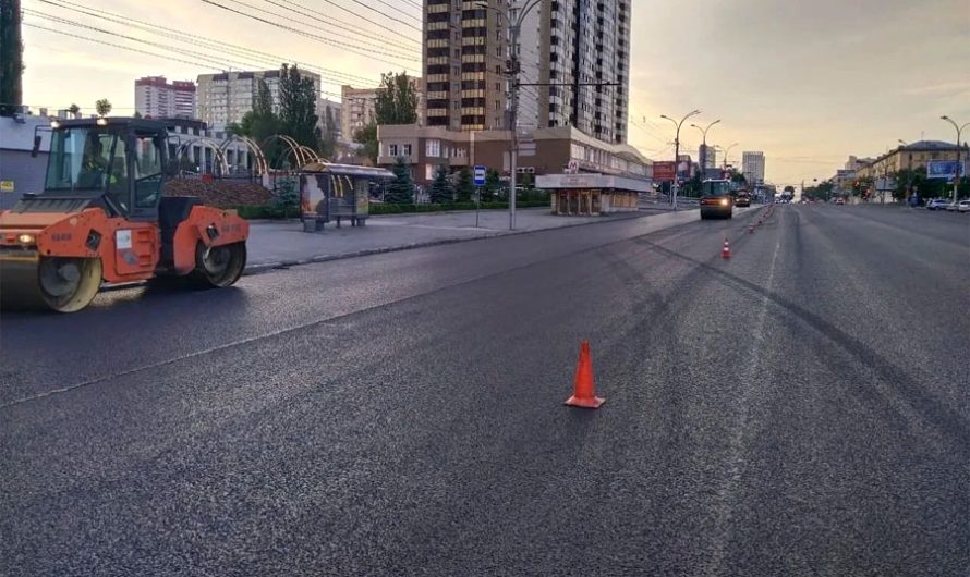 Особо прочным материалом заасфальтировали ключевые магистрали Октябрьского района Новосибирска