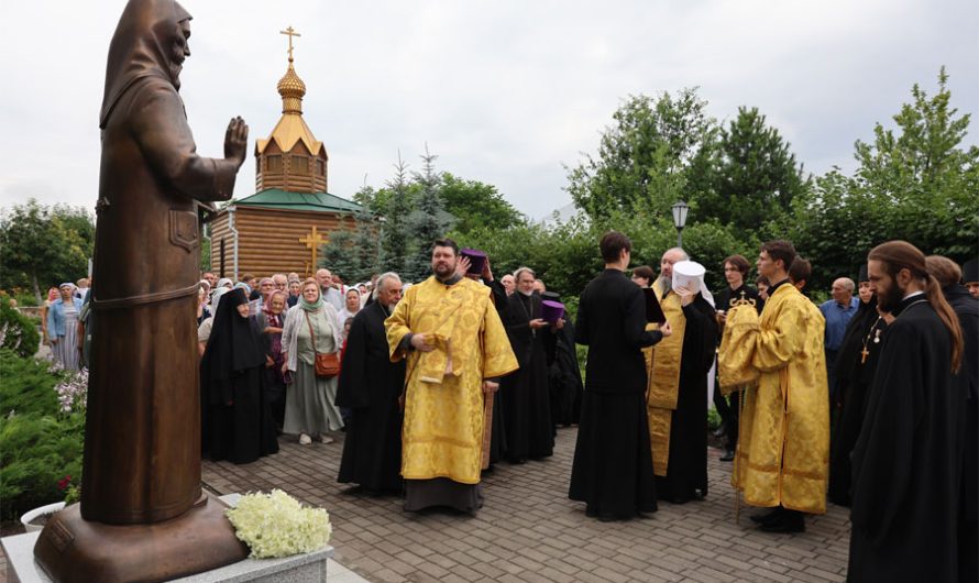 Памятник святой блаженной Ксении Петербургской установили в Новосибирской области