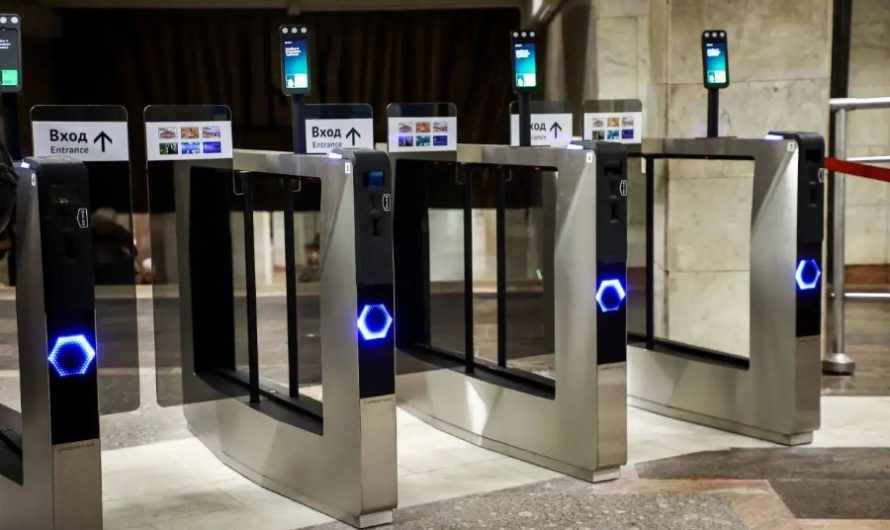 Новые турникеты установят на станции метро «Октябрьская»